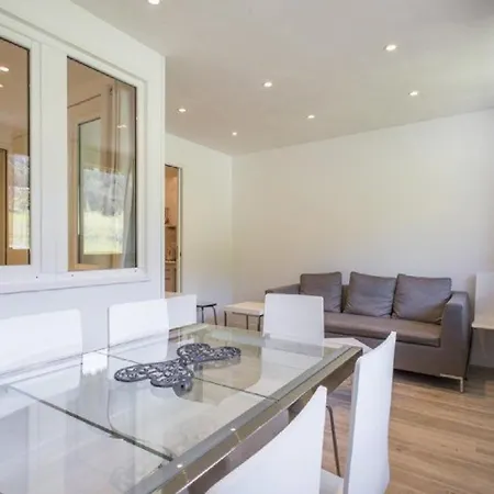 Renove, 6 Pers, Balcon Sud Face Aux Pistes, Parking, Plagne Centre - Fr-1-351-20 * La Plagne