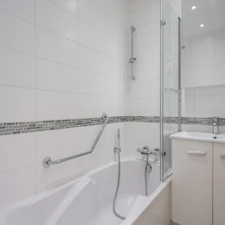 Apartment Renove, 6 Pers, Balcon Sud Face Aux Pistes, Parking, Plagne Centre - Fr-1-351-20