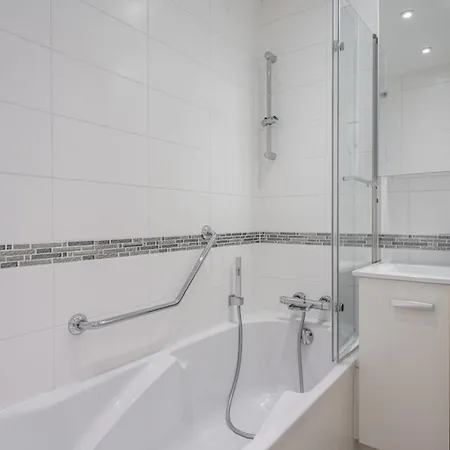 Apartment Renove, 6 Pers, Balcon Sud Face Aux Pistes, Parking, Plagne Centre - Fr-1-351-20 *